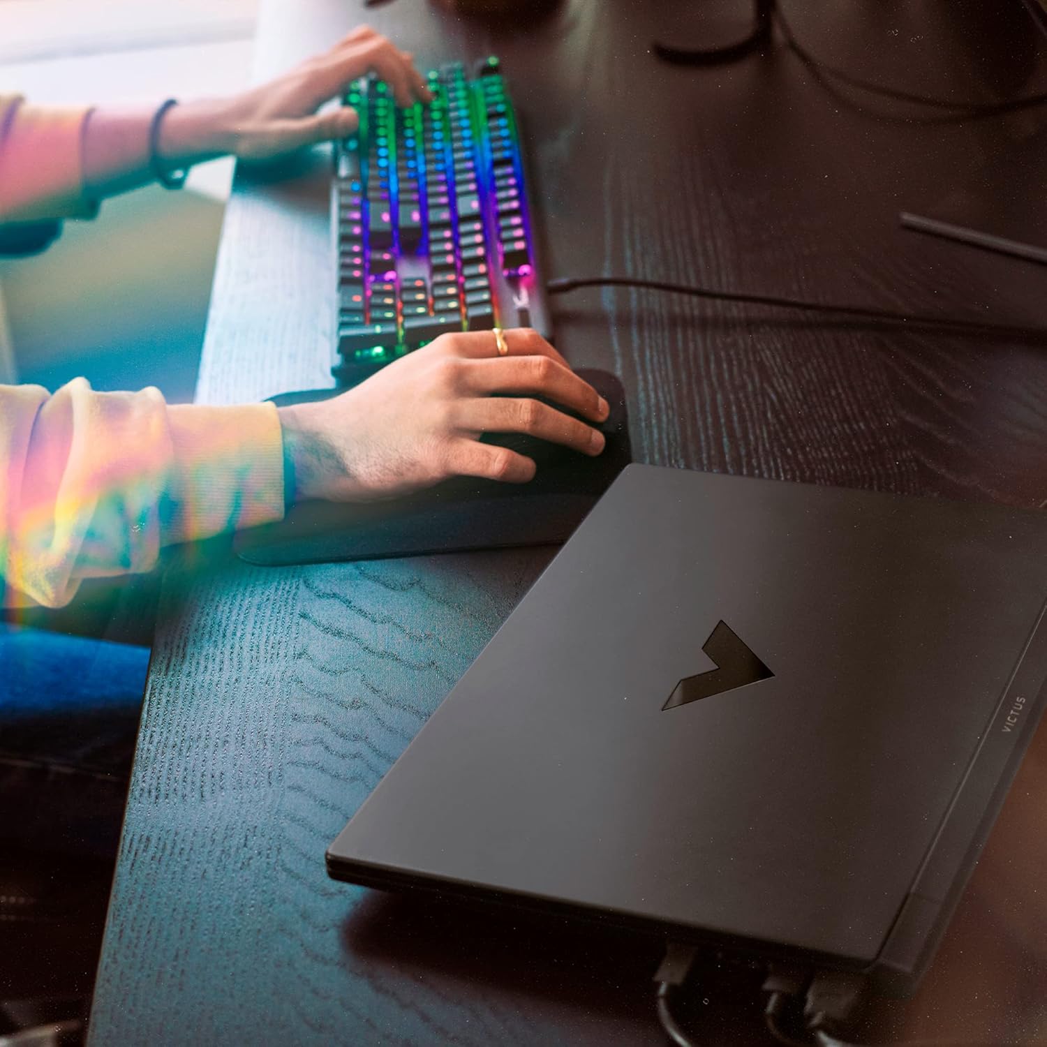 HP VICTUS, CI7-13620H, 512SSD, 16GB	15.6", DOS , 6G RTX4050